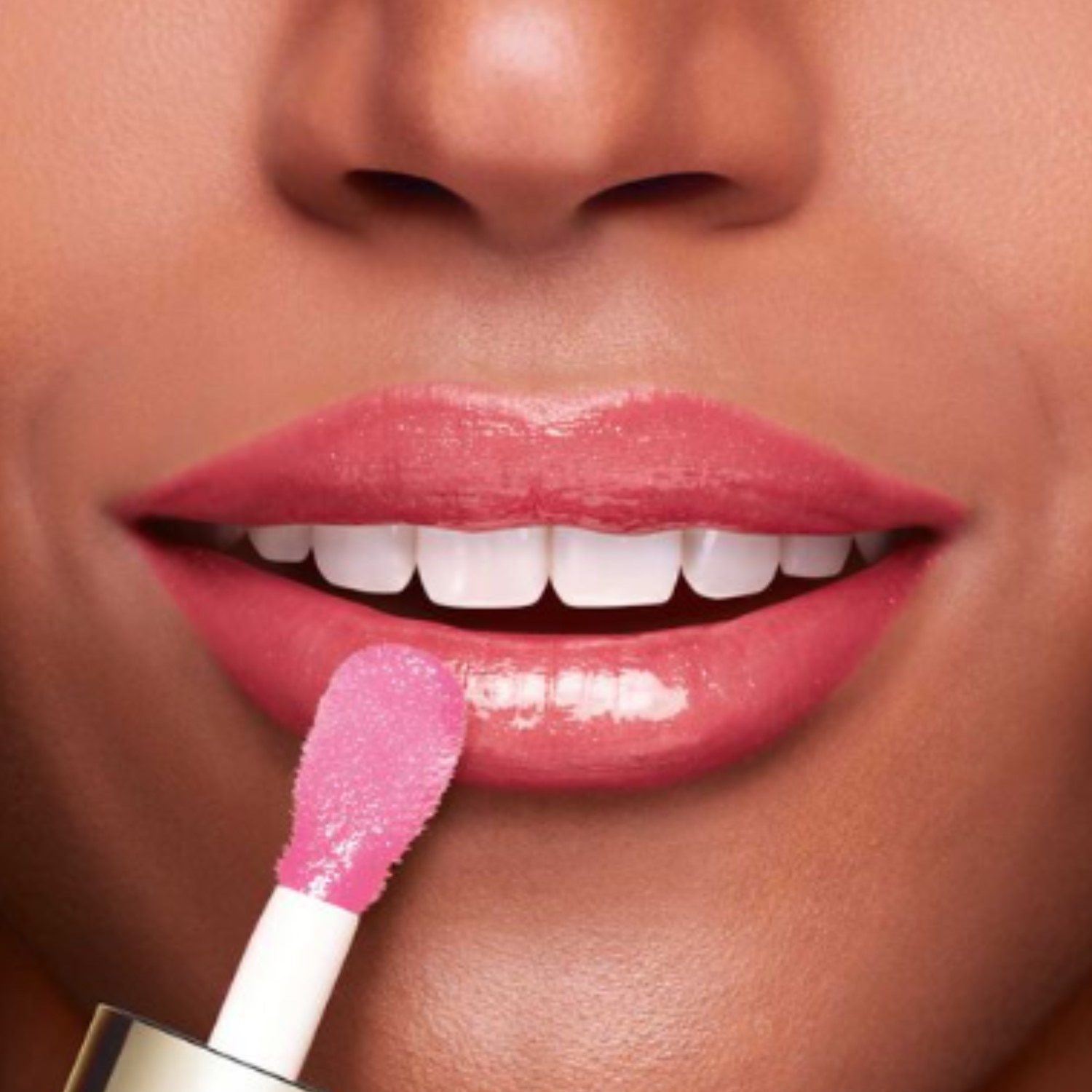 LIP COMFORT OIL (ACEITE HIDRATANTE PARA LABIOS CON UN TOQUE DE COLOR)